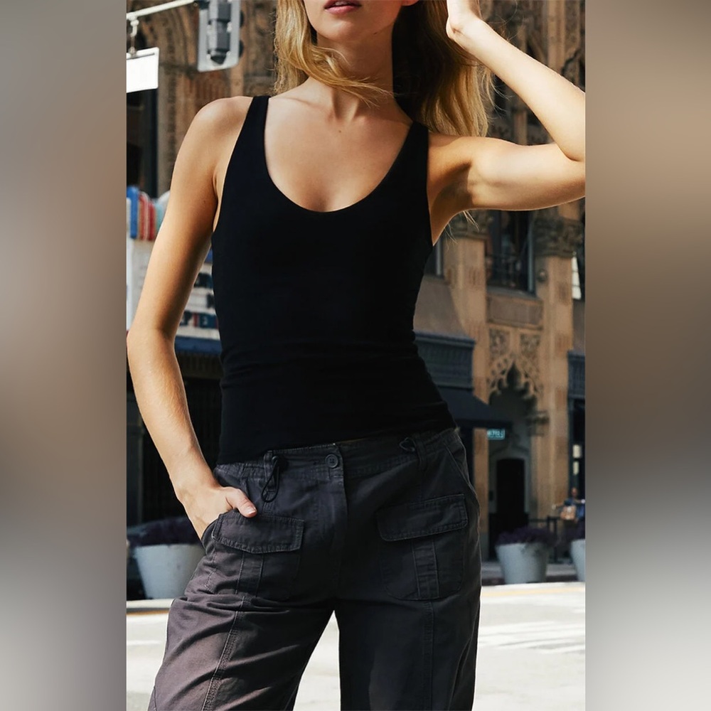 NWT John Galt Black V-Neck Tank Top 🖤